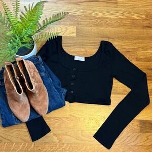 Oak+Fort Womens Medium Black Ribbed Long Sleeve Scoop Neck Button Shirt Crop Top